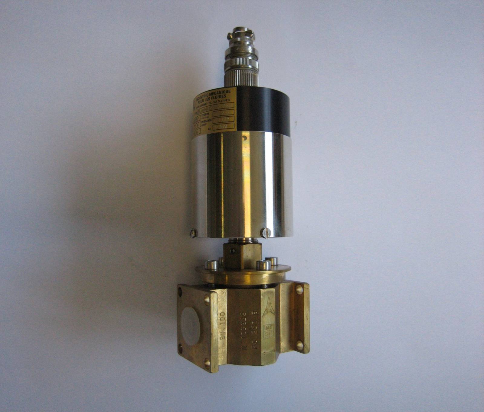 EV100 Oxygen Solenoid Valve